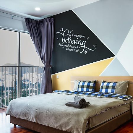 Southwest Island Suite By D Imperio Homestay Bayan Lepas Buitenkant foto